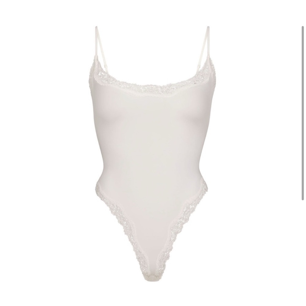 NWT SKIMS White Lace Bodysuit